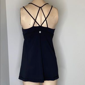 Lululemon tank top shirt with bra size 8 EUC